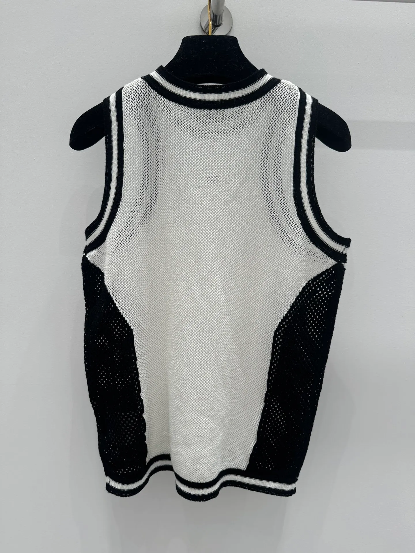 3061 2024 Spring Summer Brand SAme Style Sweater Black White Pink Sleeveless Crew Neck Womens Clothes High Quality Womens shun