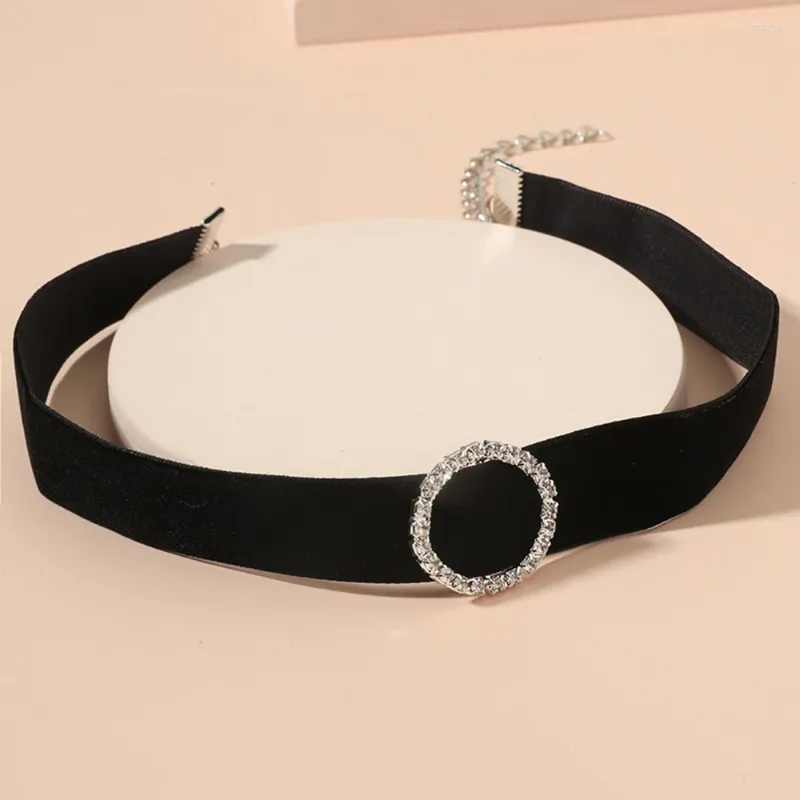 Колье в стиле панк, готическое короткое черное бархатное ожерелье для женщин, квадратное и круглое ожерелье с кристаллами в виде сердца, винтажные украшения для шеи, Collier Femme