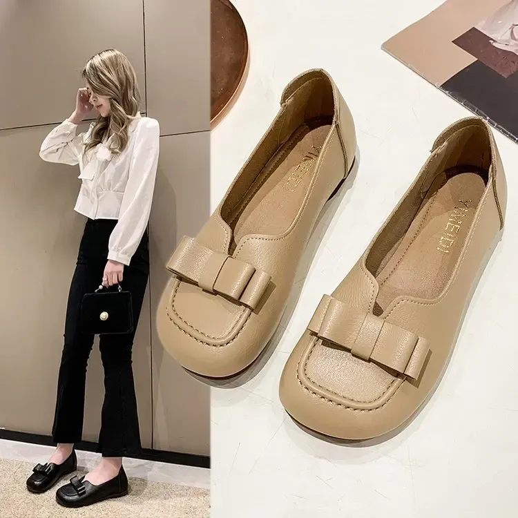 Loafers 2023 Spring och Autumn New Casual Leather Shoes Women Flat Heel Wide Round Toe Loafers Skor Mjuka bekväma arbetsskor