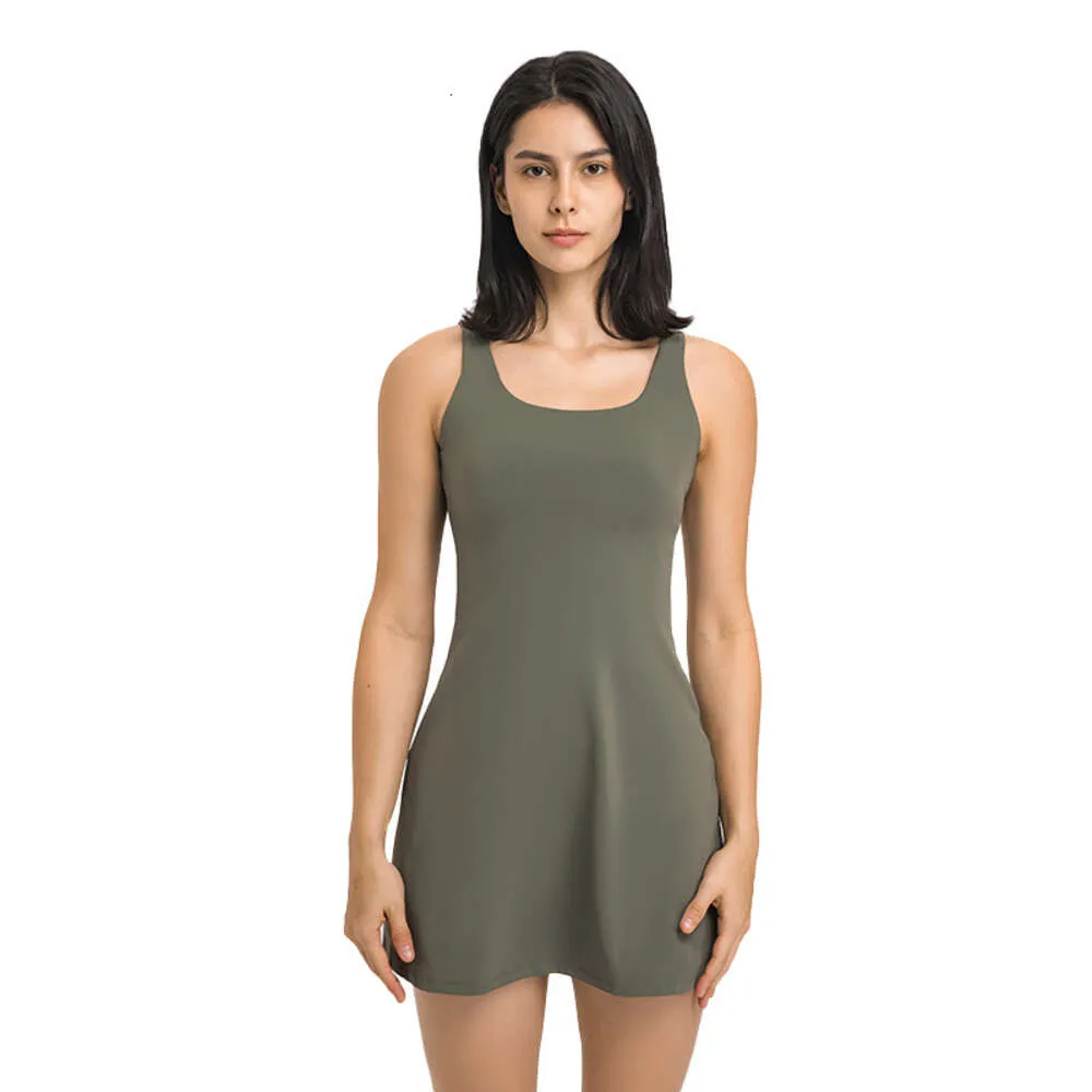 LU Summer Womens Designer Dress Yoga Solid Color Sleeveless Pads Strap Motion Run kommer med en inbyggd bröstkudde kläder