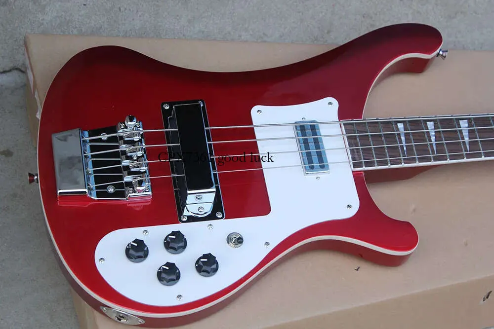 Red Strings Ricken Guitarra Baixo Elétrica com Pickguard Branco Rosewood Fretboard