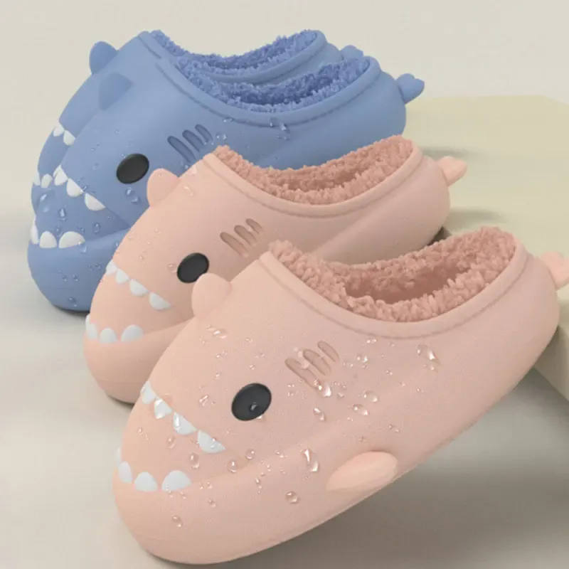 Zapatillas Bebealy nuevas zapatillas de tiburón lindas para mujeres invierno tiburón tibio tiburón chanclas mujeres al aire libre encantador y esponjoso casa de peluche zapatillas para hombres