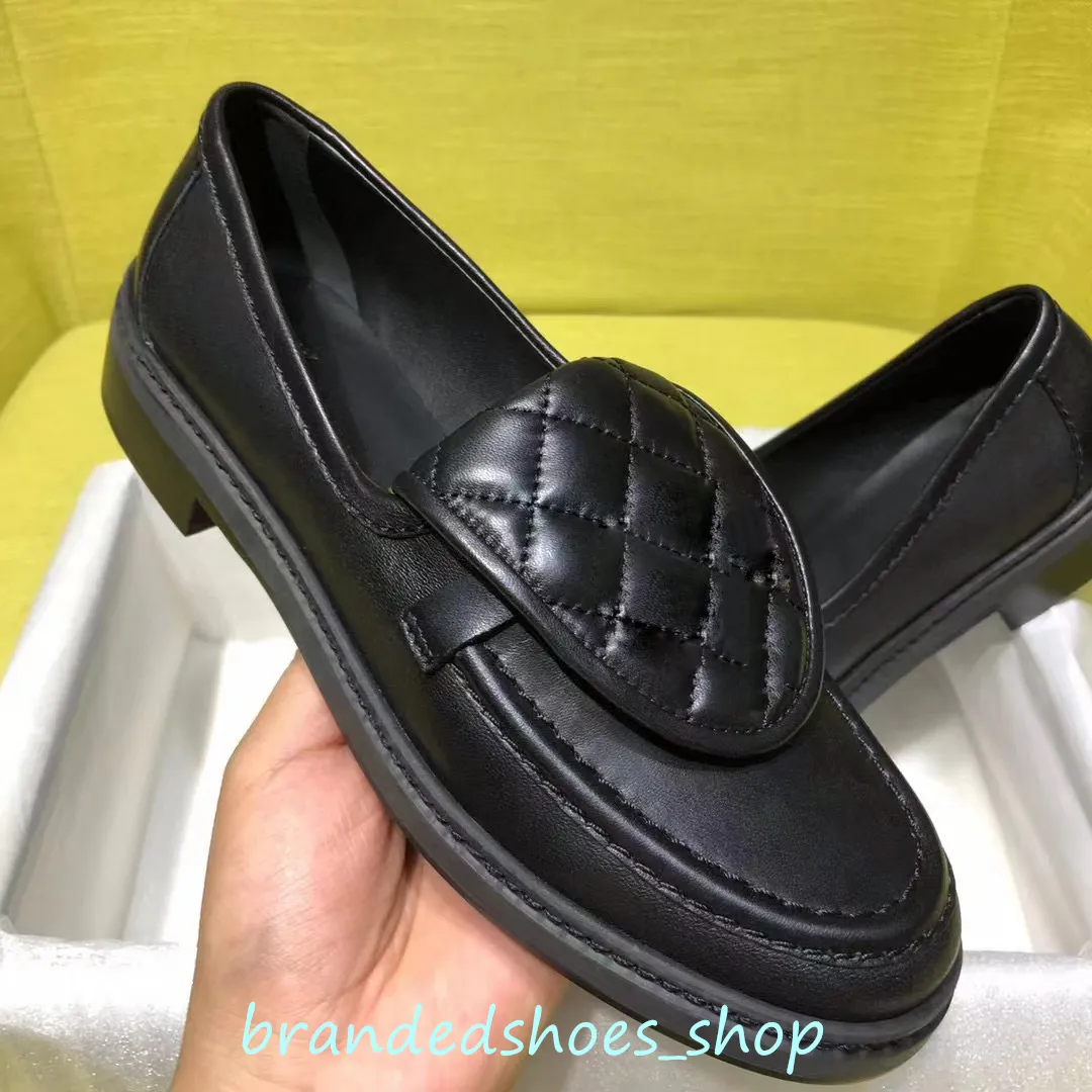 Buty designerskie pikowane mokasyny buty 100% prawdziwe skórzane mokasyny Moccasin Flat Buty Jambsin Quild ze złotym sprzętem luksusowym rozmiar 35-41