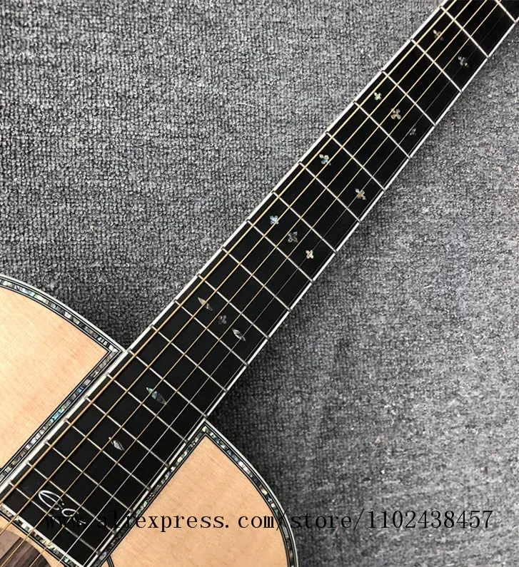 기타 39 인치 고품질 OM * * * 42 시리즈 스프루스 탑, 흑단 지판, 마호가니 측면 및 뒷면이있는 어쿠스틱 기타.