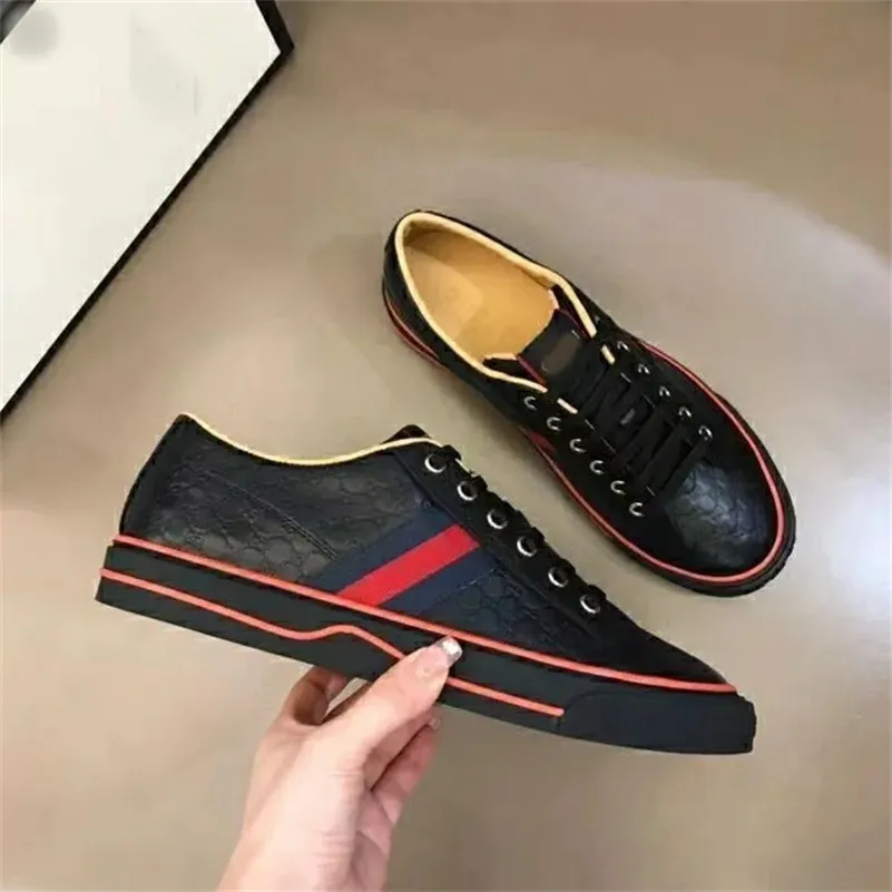 Hommes Femmes Casual Chaussures Toile Sneaker Lacets Vert et Rouge Web Stripe Chaussure Brodé Luxurys Designers Plat Hommes Baskets Taille 34-46