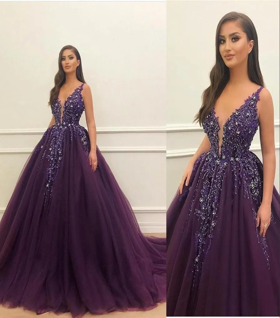 Nowe ciemne fioletowe sukienki Quinceanera Suknia balowa v szyja dziurka na szyję koronkowa kryształ otwarty Tiul Tiul Tiul Train Arabic do imprezowej sukienki P3633852