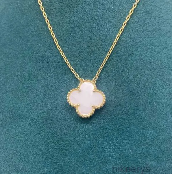 Clover Necklace Pendant Pearl Mother Plated 18k Womens Girl Valentines Day Mothers Engagement Designer Jewelry Gift Wholesale PNJY