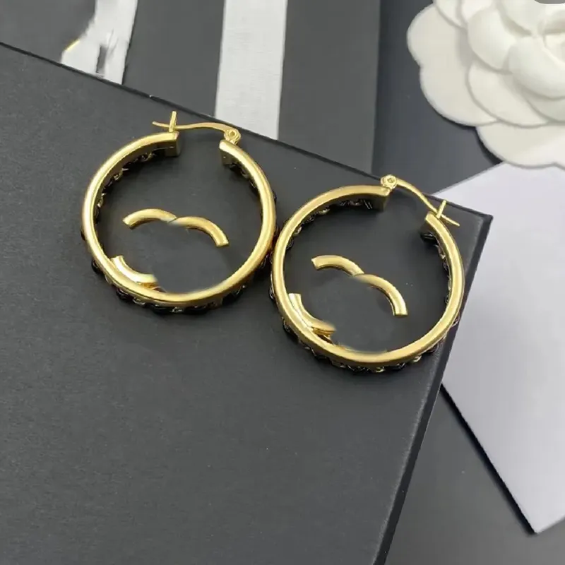 Stylish Letters Stud Real Luxury Designer Earrings Leather Hoop Earring Women Round Loop Drop Earrings Woman Jewerlry Gold Plated Huggie C Hoops