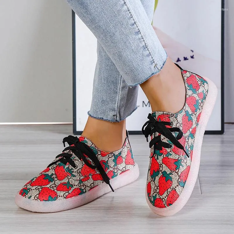 Scarpe casual da donna primavera e autunno stile coreano testa tonda tacco basso pizzo piatto confortevole