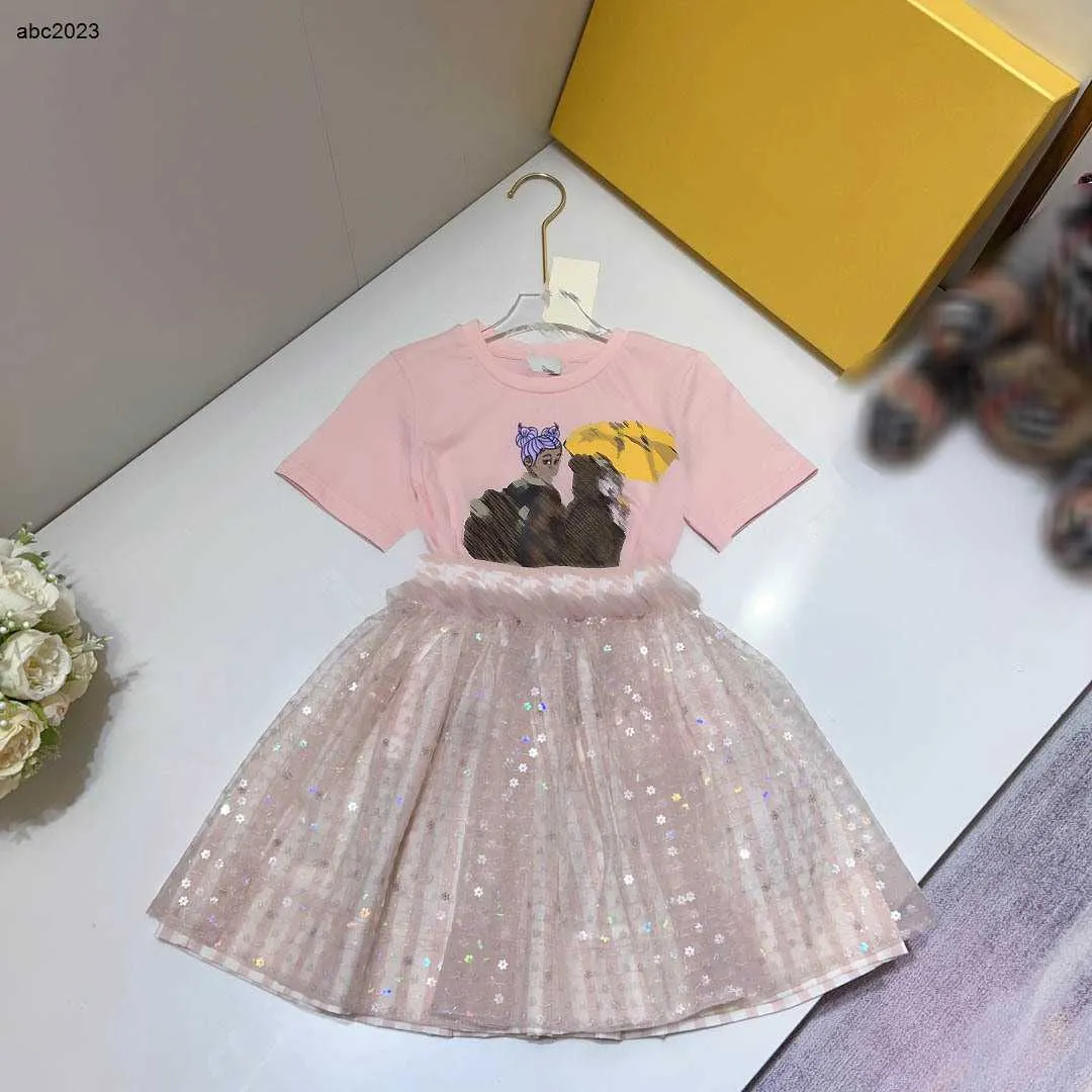 Classics Princess Dress Baby Clothes Designer Kids Tracksuits Taille 100-130 cm Girls T-shirt et en dentelle brillante Jupe courte 24MA