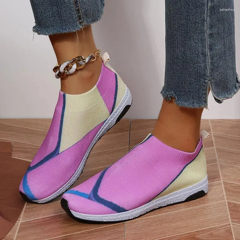 Scarpe casual sneakers da donna miscuglio di primavera traspirante I colori scivolano su signori comodi comodi 35-43 appartamenti sportivi da donna all'aperto di grandi dimensioni