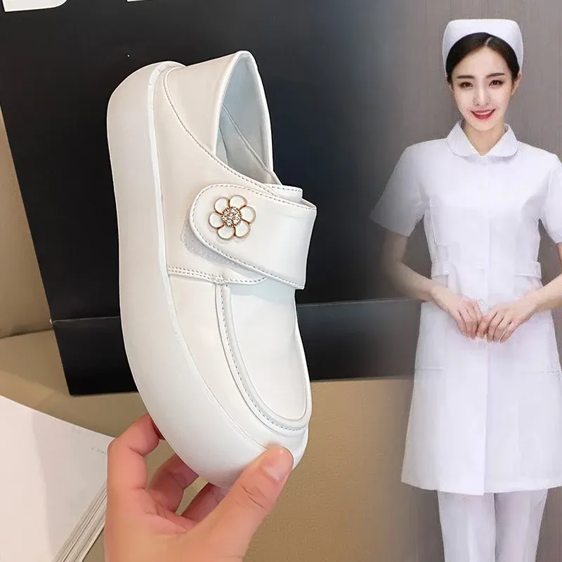 Flats Summer Shoes Ladies Soft Casual Female Sneakers Shallow Mouth Clogs Platform Loafers With Fur Round Toe 2024 White Nurse Creeper