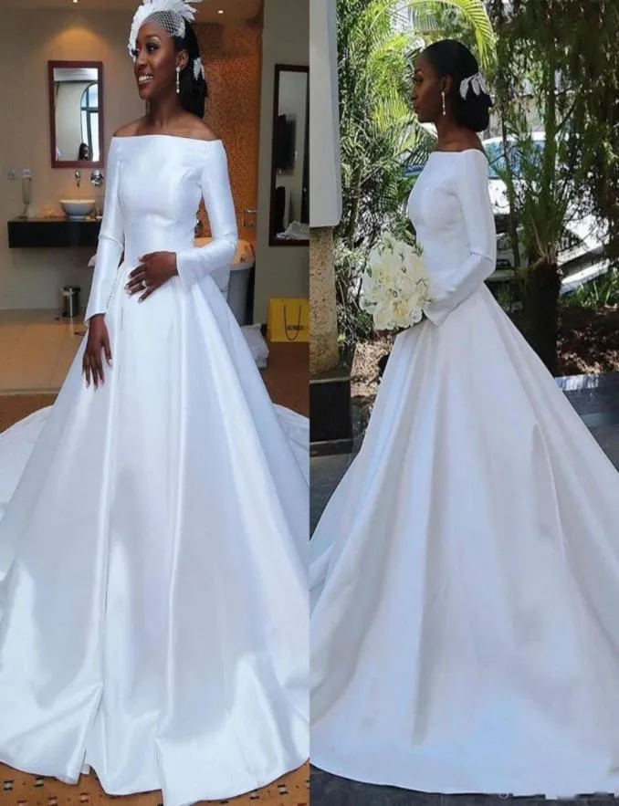 2019 vestidos de casamento simples barato cetim vestido de baile de noiva fora do ombro Aline Plus Size vestido de casamento menina africana manga longa brida5876698