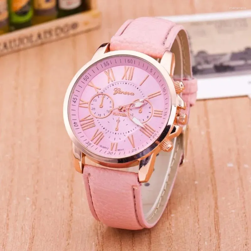 Montres-bracelets femmes montres marque Sport Style mode dames Montre en cuir femmes filles Femme Quartz Montre Femme