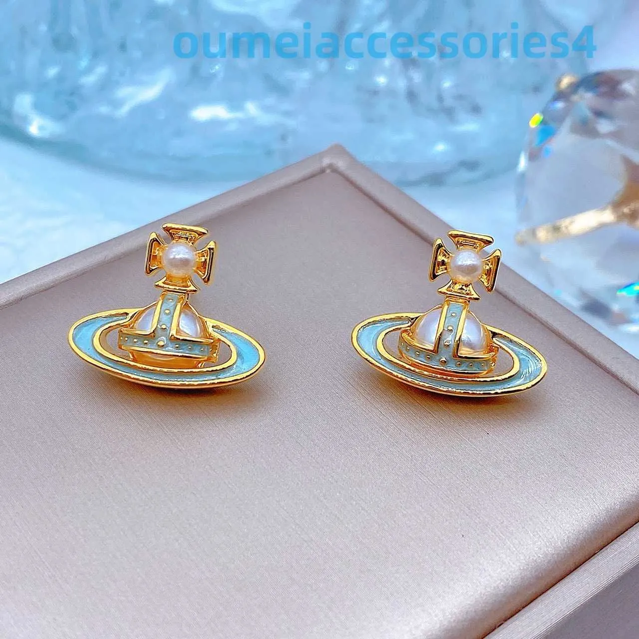 Designer Luxury Brand Jewelry Western Empress Dowagearring Xis Pearl Silver Needle Label Italian Enemel Style Earth Planet Minority Orees Minority Oreads for Women