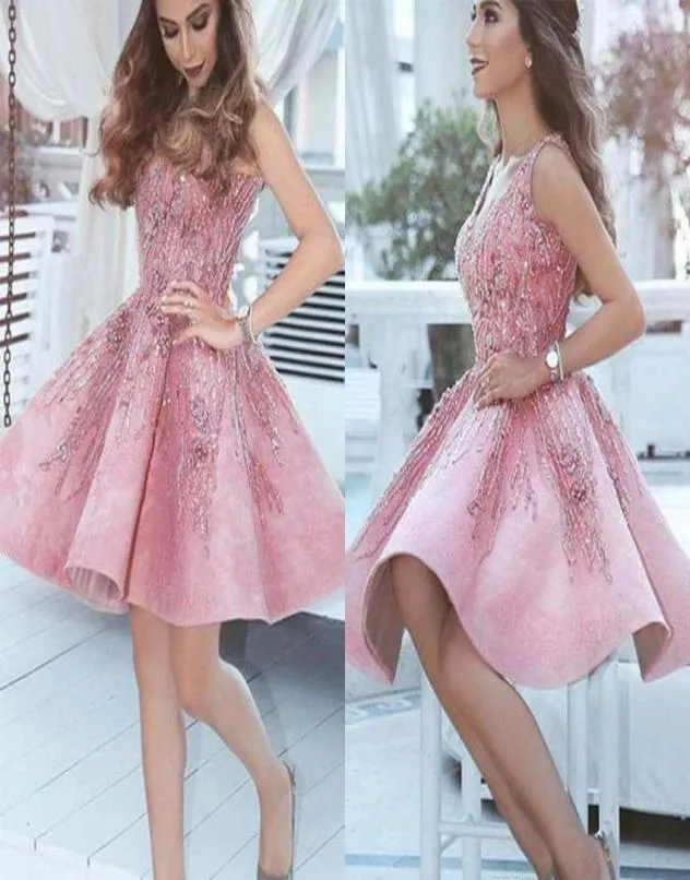 2019 Nuovo arrivo corto arabo rosa abito da homecoming una linea scollo a V juniors dolce 15 laurea abito da cocktail party plus size Custo1072660