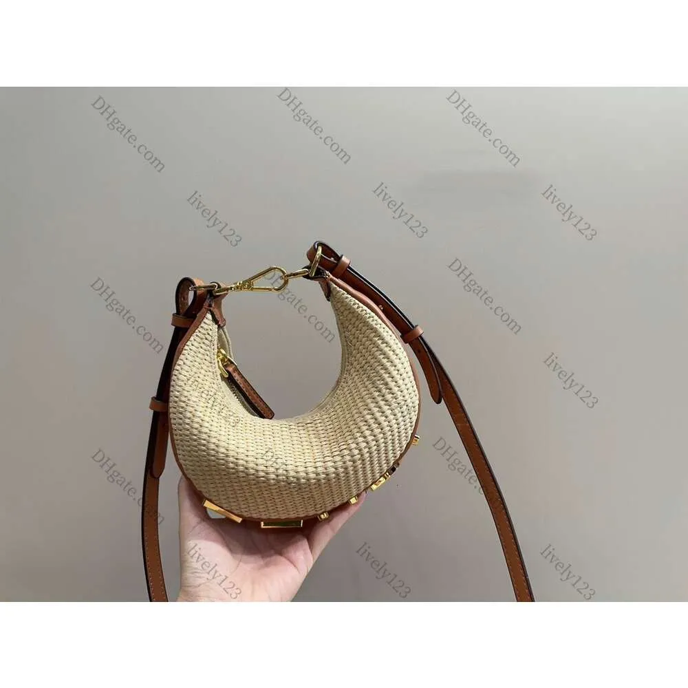 Kvinnor Nya Half Moon Straw Underarm Bag Axelväskor Dam Brev påsar Bokstäver Koppling Crossbody Purse