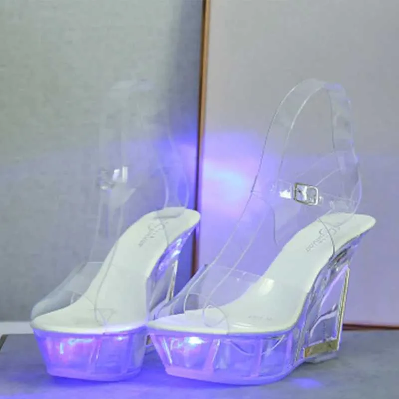 Klänningskor kilhälkvinnor tofflor transparent pvc sandaler rensar kristallhög häl sexiga pumpar sommar kik tå storlek 43 h240321urp0