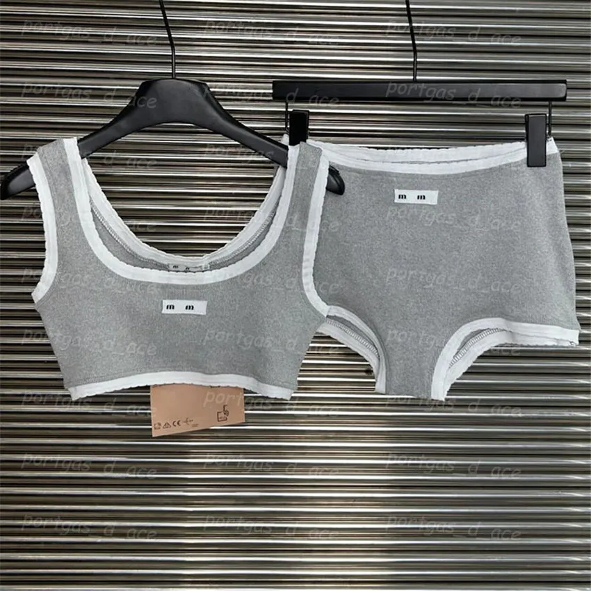 Designer Kvinnor BH -trosor Ställ in lyxkontrast Färgtrådfria underkläder Sexig sportig Yoga Gym Croped Singlet Tank Tops Lingerie