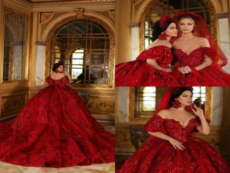 2020 ışıltılı kırmızı dantel aplike quinceanera omuz kapalı v boyun balo elbiseleri palyaçolar balo elbisesi quinceanera önlükleri brautkleid7159563