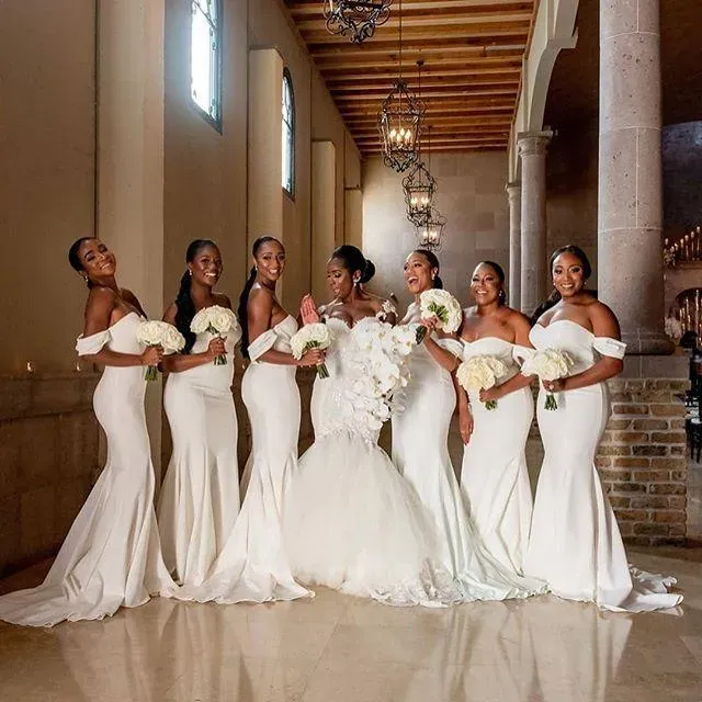 Elegant White Bridesmaid Dresses Off Shoulder Mermaid Backless Long Satin Maid of Honor Gowns Nigerian African Girls Wedding Guest Dress Plus Size