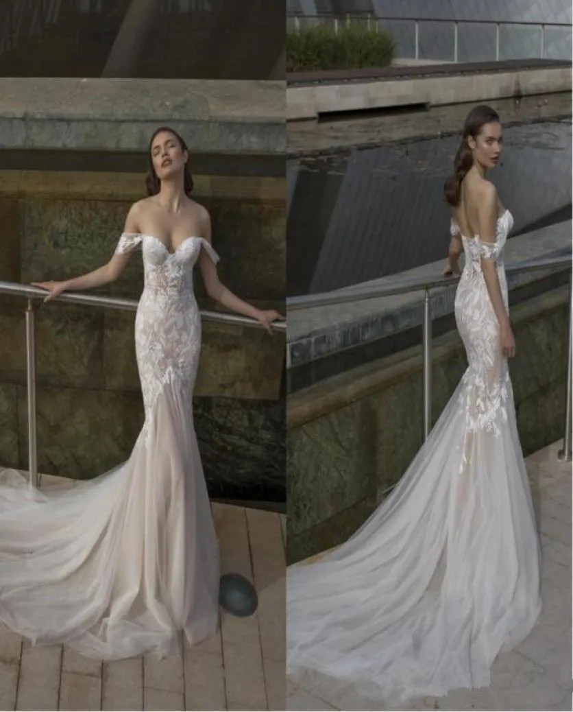 2020 New Riki Dalal Off Shoulders Sweetheart Mermaid Wedding Dresses with White Lace Appliques Tulle Beach Wedding Bridal Gown9299471