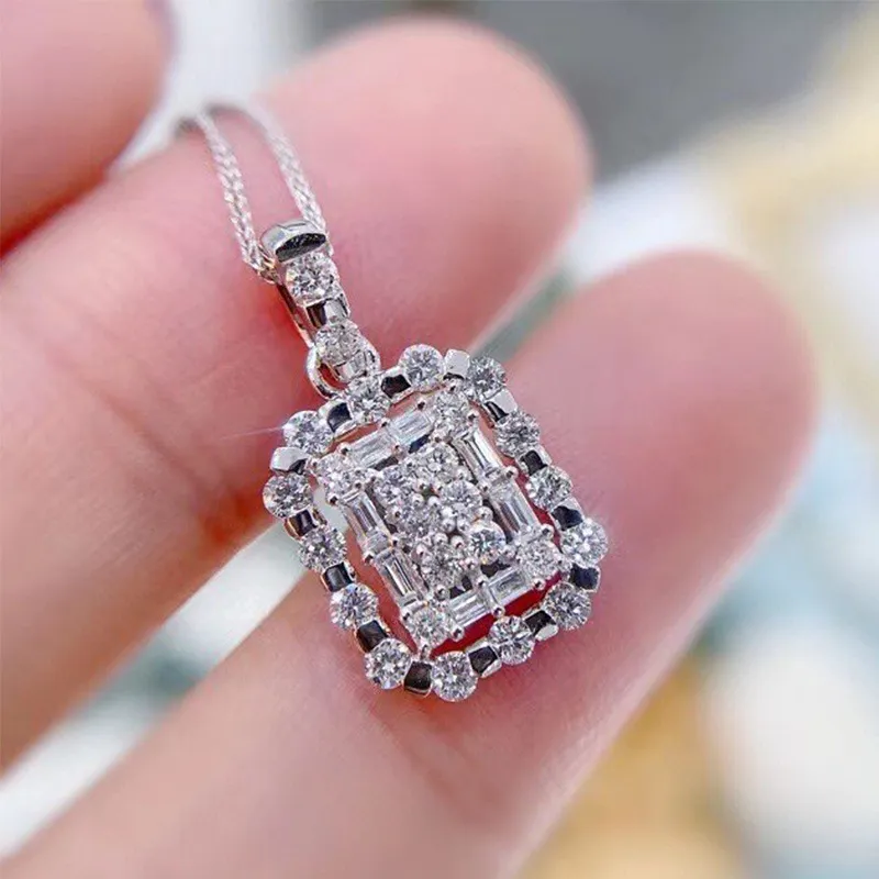 2024 Choucong Square Pendant Spakrling Luxury Jewelry 925 Sterling Silver Fill T Princess Cut White Topaz CZ Diamond Gemstones Party Beach Women Clavicle Necklace