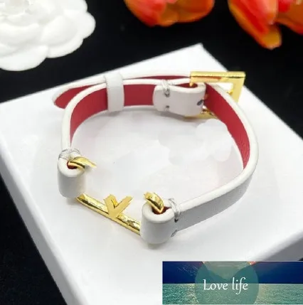 Mode maison nouvelles lettres Style rétro européen et américain en laiton matériel main accessoire Bracelets