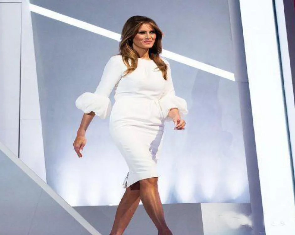 Melania Trump Little White Celebrity Cocktail Dresses Evening Wear Crew Pleated HideS Back Split knälängd Partyklänningar3376328