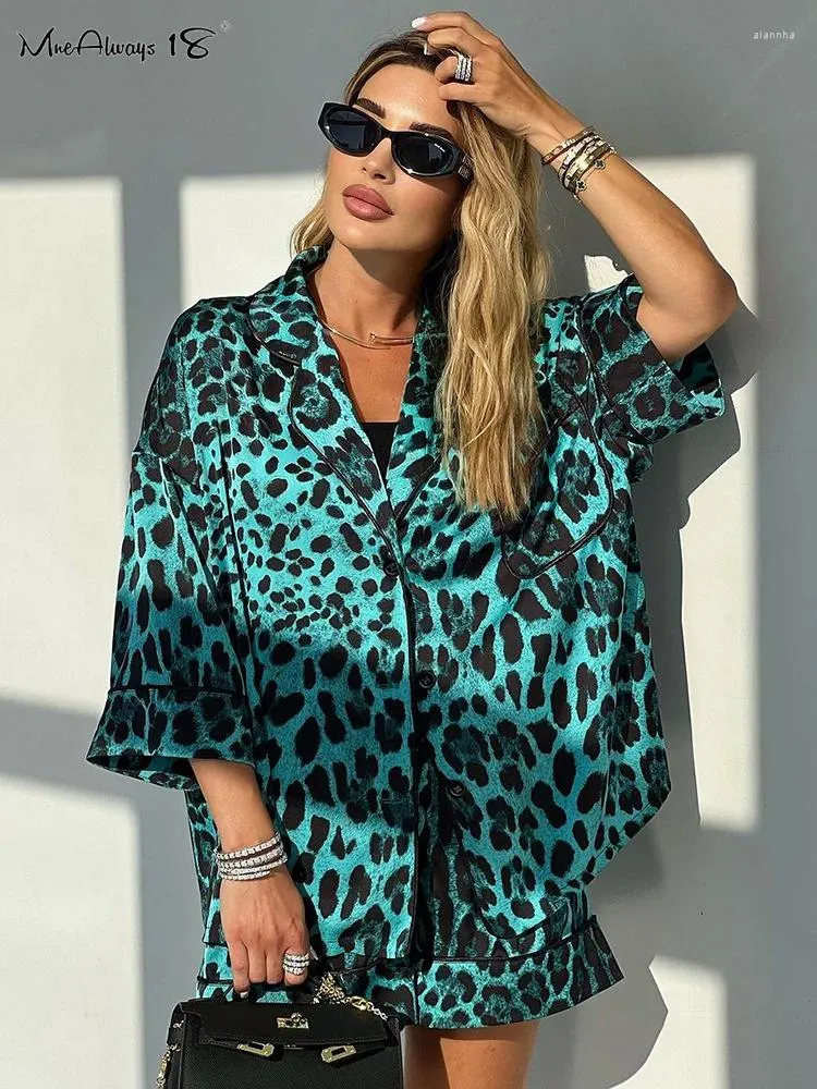 Kvinnors träningsdräkter Green Leopard Print Shorts Suits 2 Pieces Fashion Lady Casual Homewear 2024 Skjorta och tryckuppsättningar Sleepwear