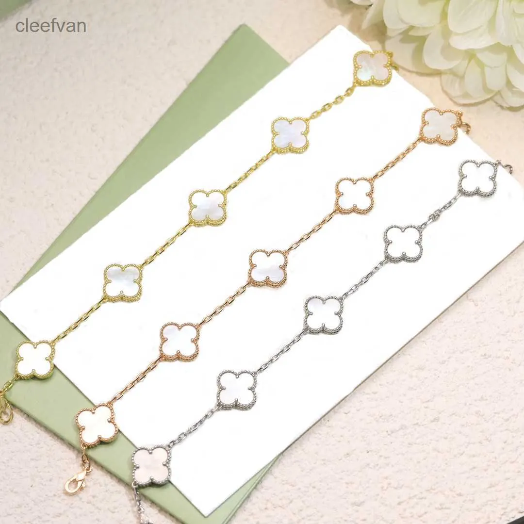 Clef Cleef Four Leaf Clover Bracelets Van Clover Bracelet 18K Lady Designer Clover Charm Braceletsパーソナリティバングルズジュエリーダンスパーティー女性優れた品質