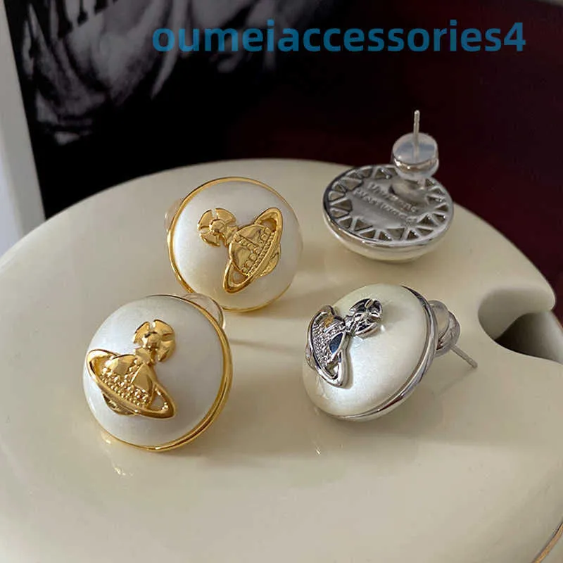 Designer di gioielli di marca di lusso Imperatrice occidentale Dowagerorecchino a bottone Xi Perla Stile francese Versatile per le donne Autunno Inverno Orecchini Saturno leggeri e di qualità