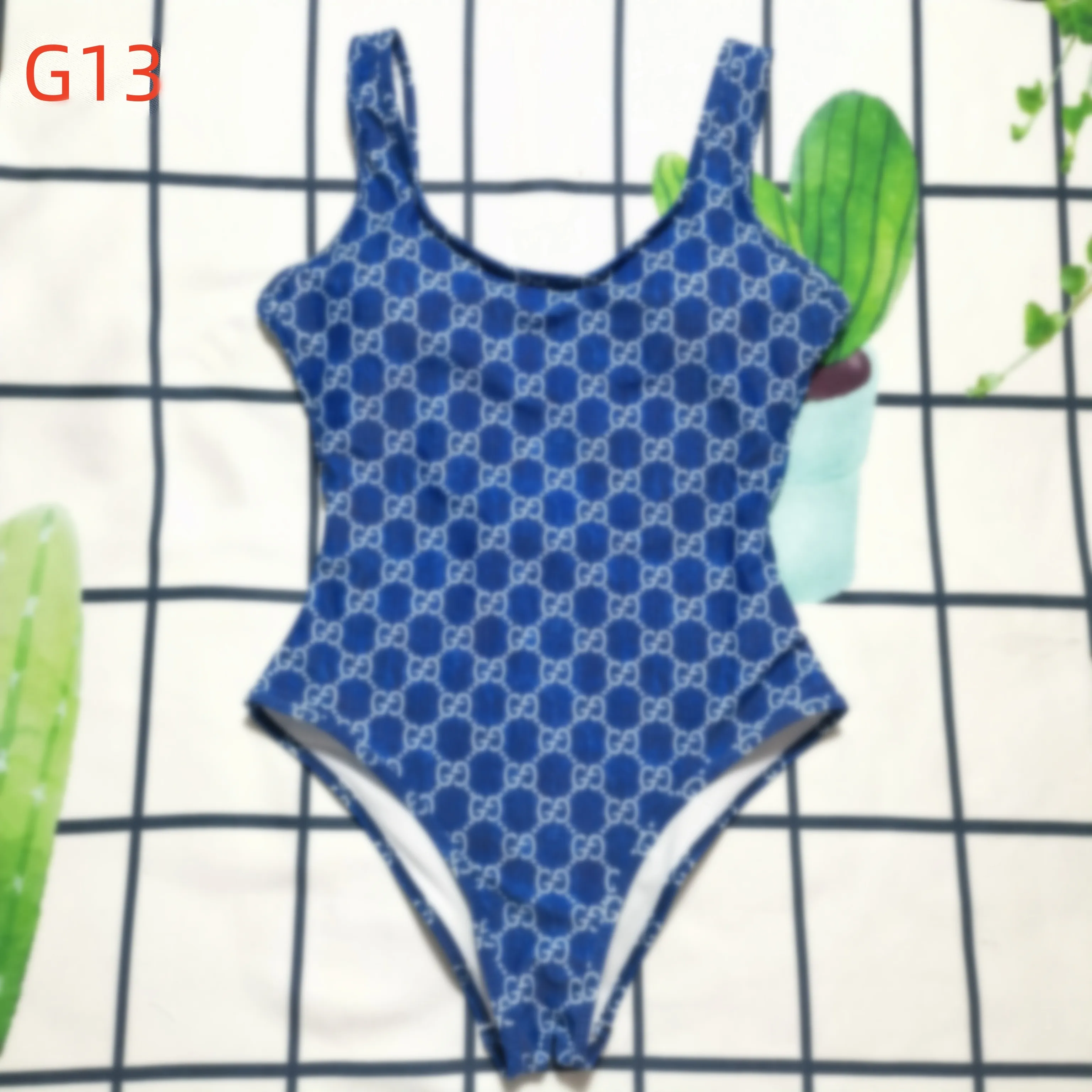 Traje de baño de diseñador de bikini Conjunto de sujetador de playa triangular sexy Letras clásicas Traje de baño para mujer Ropa interior bordada Ropa interior Bikinis divididos