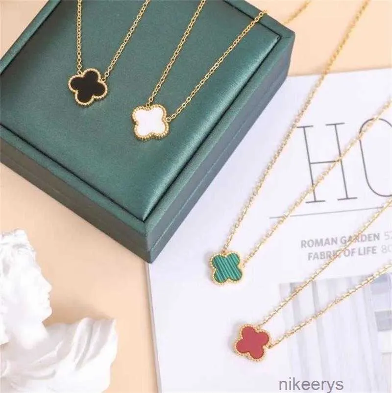 18k Gold Plated Necklaces Luxury Designer Necklace Flowers Four-leaf Clover Cleef Fashional Pendant Wedding Party Jewelry NBMD