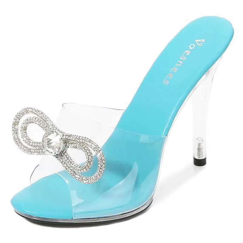 Sapatos de vestido Voesnees Mulheres Clear Transparente Verão Chinelos 2021 Diamantes Sexy Fluffy Pubescência Salto Alto Senhoras Stiletto Sandálias YQX2 H240321