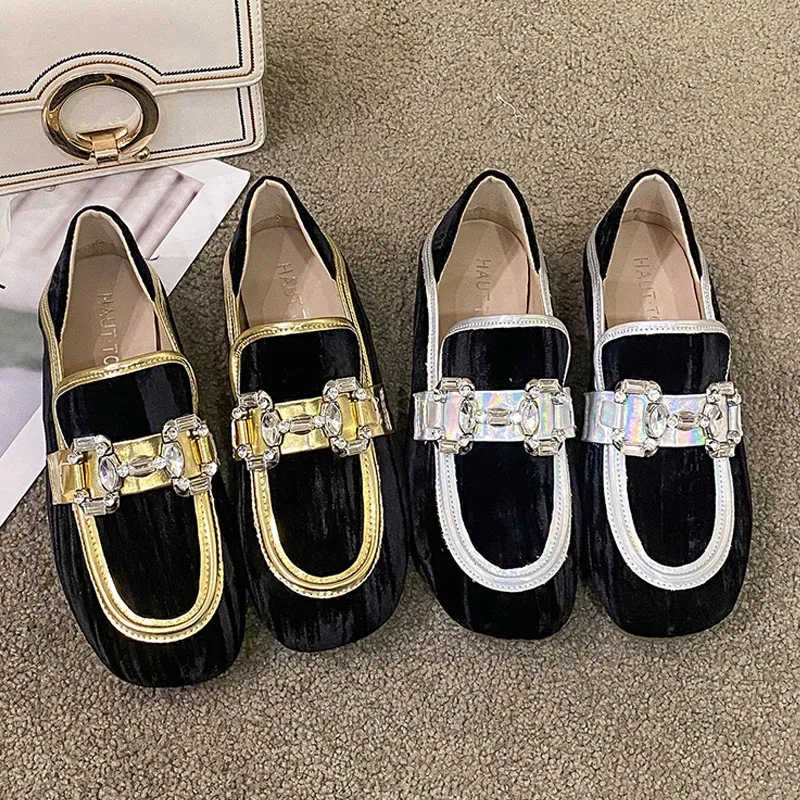 Mocas de pomares de veludo de luxo Mulher chique de cristal mocassins Design de marca de marca Slipon Evening Party Rhinestone Shoes de veludo plano