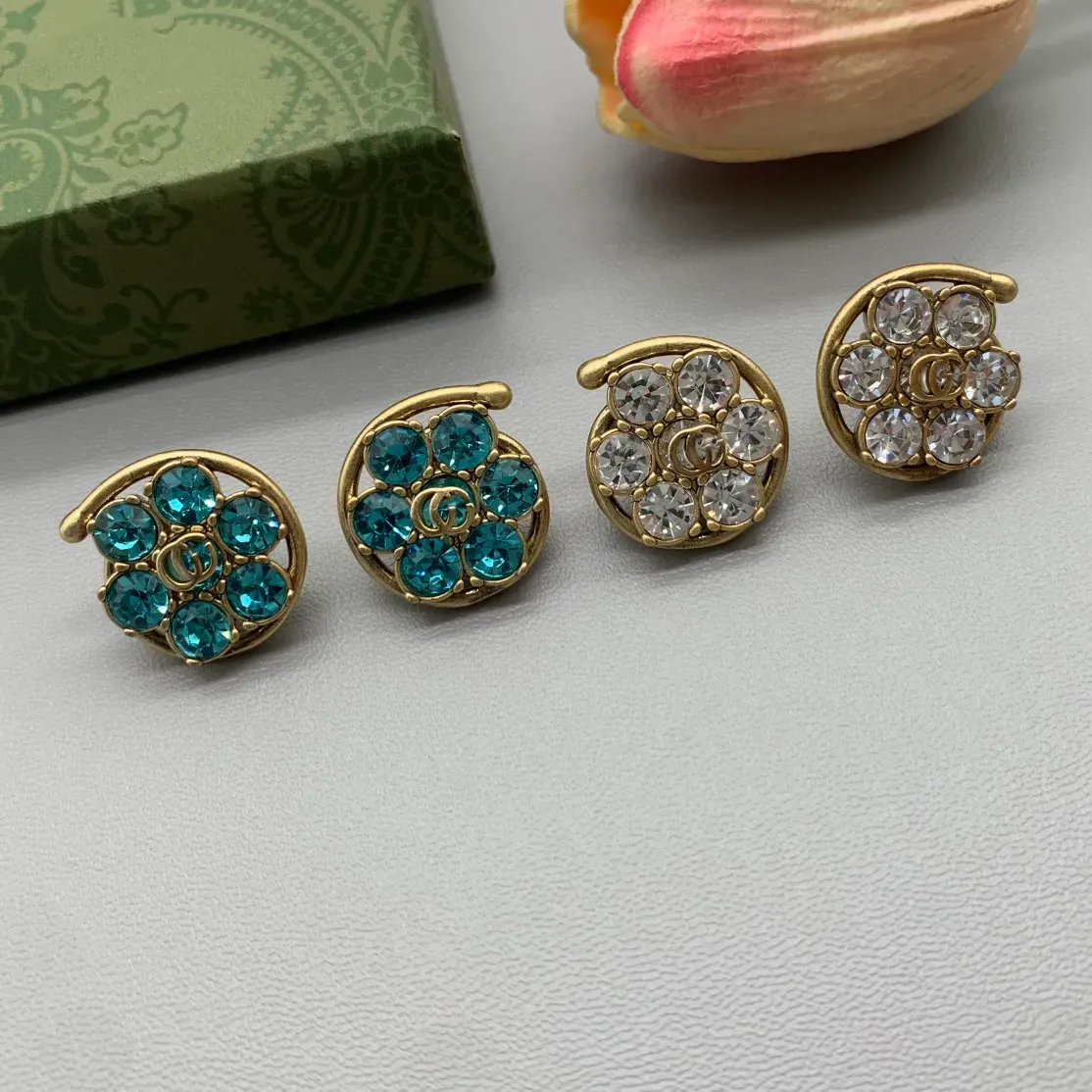 Designer smycken örhänge Flower Stud Designer Diamond Crystal Flower Earrings Letter Stamps Hoop Crystal Petal Earring Gift