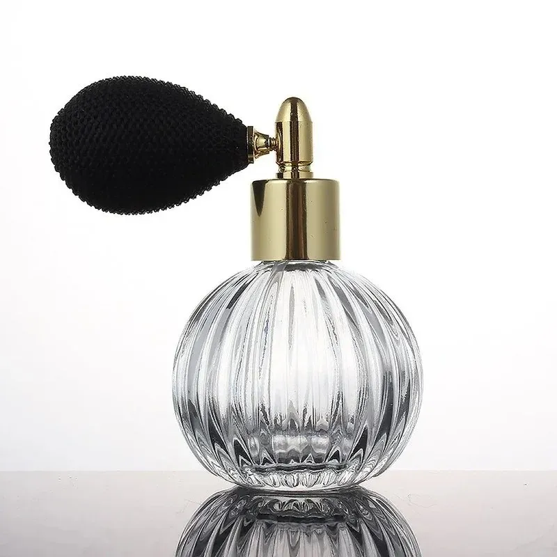 Bottiglia di profumo vuota in vetro da 100 ml Atomizzatore di cristallo vintage Spray Dispenser di cosmetici auto Deodorante auto Accessori da viaggio