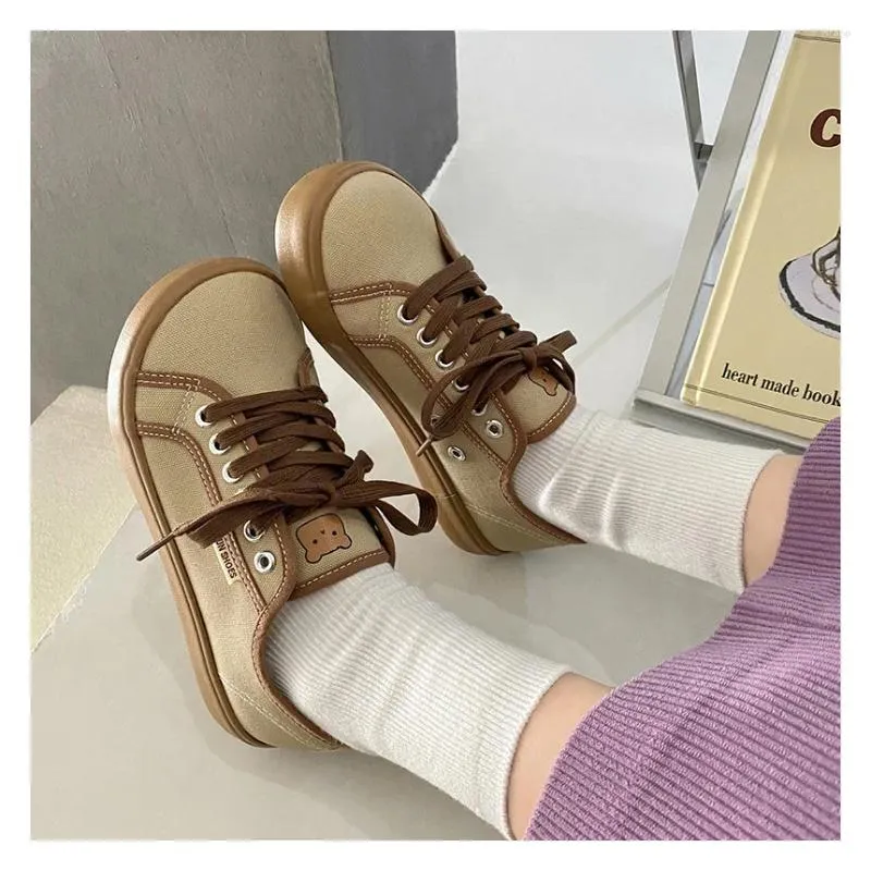 Casual Shoes 2024 Girls White Light Brown SneakersDesigner Canvas Women Low Top Sneakers Wide Toe Lace Up Trainers bekväma W