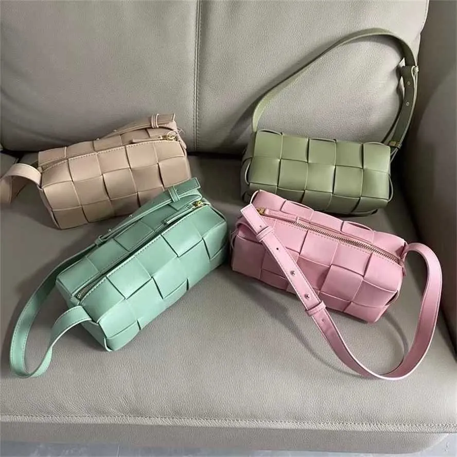 Stilvolle Umhängetaschen Frühlingswebende Designer Handtaschen Einkaufstasche Damen Einfache One Crossbody Handtasche 240311