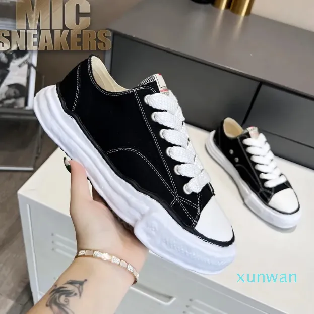 Maison Mihara Yasuhiro Shoes Classical Designers Casual Sneakers Canvas Trainer Lace-Up Massage Platform Shoe Trim Shaped Toe Luxury Mens Womens Sneaker