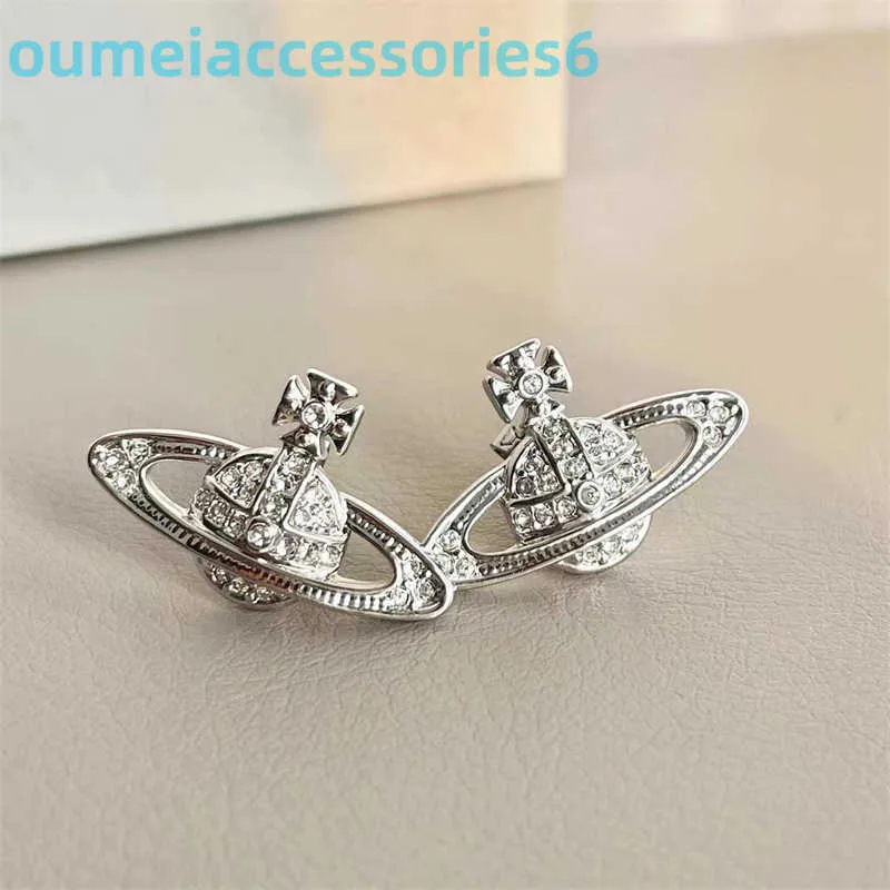 Branddesigner Western Empress DowageRing Stud Stud Queen Mothers Star Earrings Ins Light and Versatile Nisch Online Redörhängen Tiktok Live Broadcast