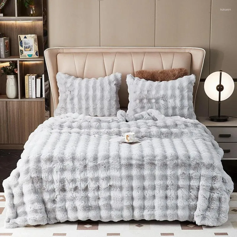 Couvertures d'hiver en fausse fourrure, couverture de canapé moelleuse en peluche, décoration de la maison, textile d'isolation de lit