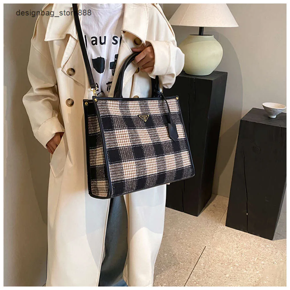 Sac à main de la marque de vente au détail Nouveau sac à main à la main pour femmes Plaid en laine