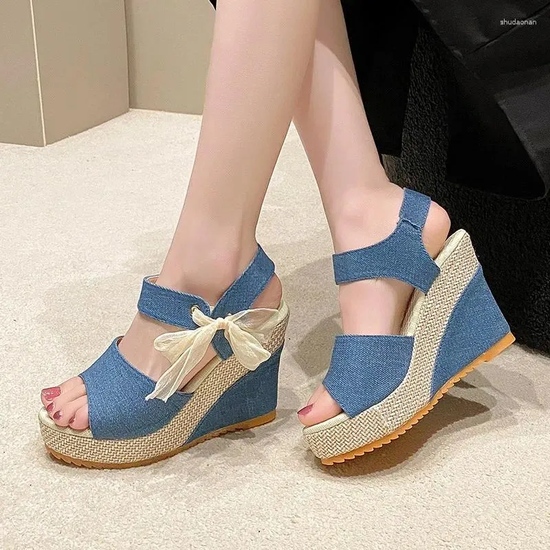 Sandales Arrivée Dames Chaussures Femmes Été Bout Ouvert Tête De Poisson Plate-Forme De Mode Talons Hauts Wedge Femme