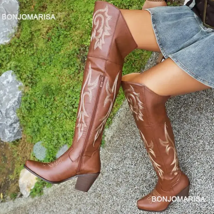 Laarzen bonjomarisa over de kniehoge cowboylaarzen voor dames borduurwerkmode dij hoge cowgirl laarzen blok hiel western laarzen schoenen