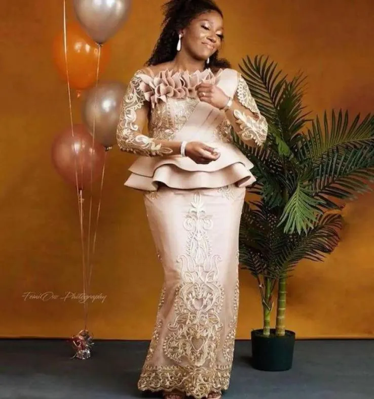 Robe de soirée grande taille arabe Aso Ebi Champagne dentelle sexy mère de mariée robes manches longues gaine Vintage bal fête formelle G2573425