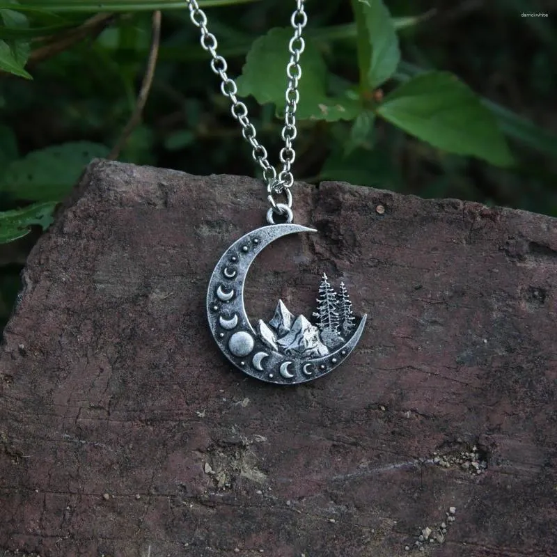 Colliers pendentifs Collier de phase de lune et de montagne de conception originale