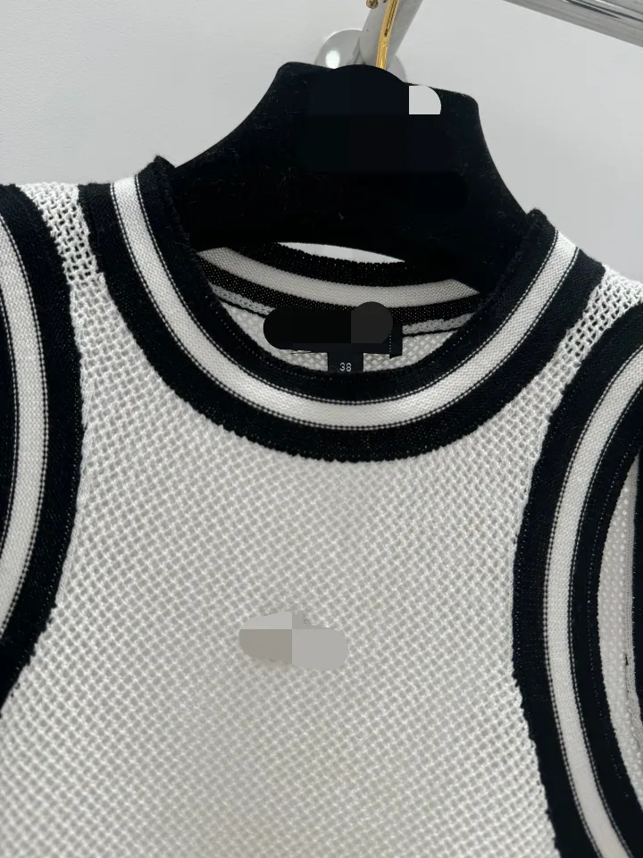 3061 2024 Spring Summer Brand SAme Style Sweater Black White Pink Sleeveless Crew Neck Womens Clothes High Quality Womens shun