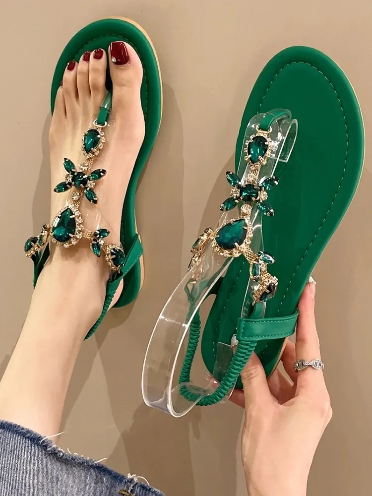 Sandálias 2023 New Chegada Chegou Summer Flats Sandals Mulheres clipe de cristal dos pés de tácio tendência de luxo da marca Ladies Sapatos praia Slides causais